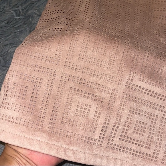 Evolution By Cyrus NWOT Rare Suede Eyelet Top - Picture 2 of 7
